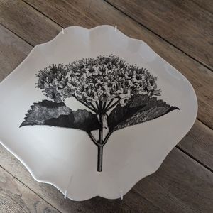 Creative Co-Op Decorative Hydrangea Plate